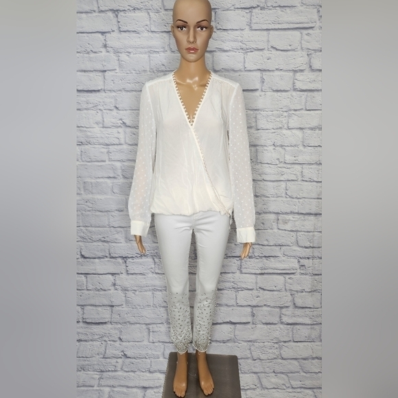 NWT L'agence Womens Ivory patterned sheet surplice blouse Sz XS - Picture 1 of 5